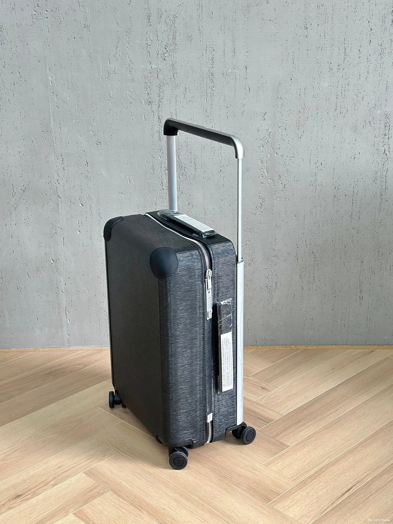 HORIZON EMBOSSED CUSTOM MONOGRAM 37L 55 SUITCASE CABIN 0821